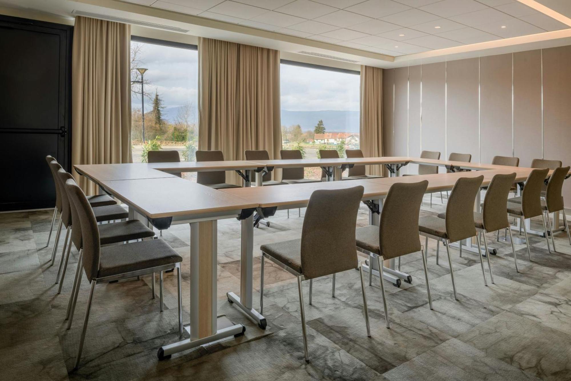 Ac Hotel By Marriott Saint-Julien-En-Genevois Ngoại thất bức ảnh