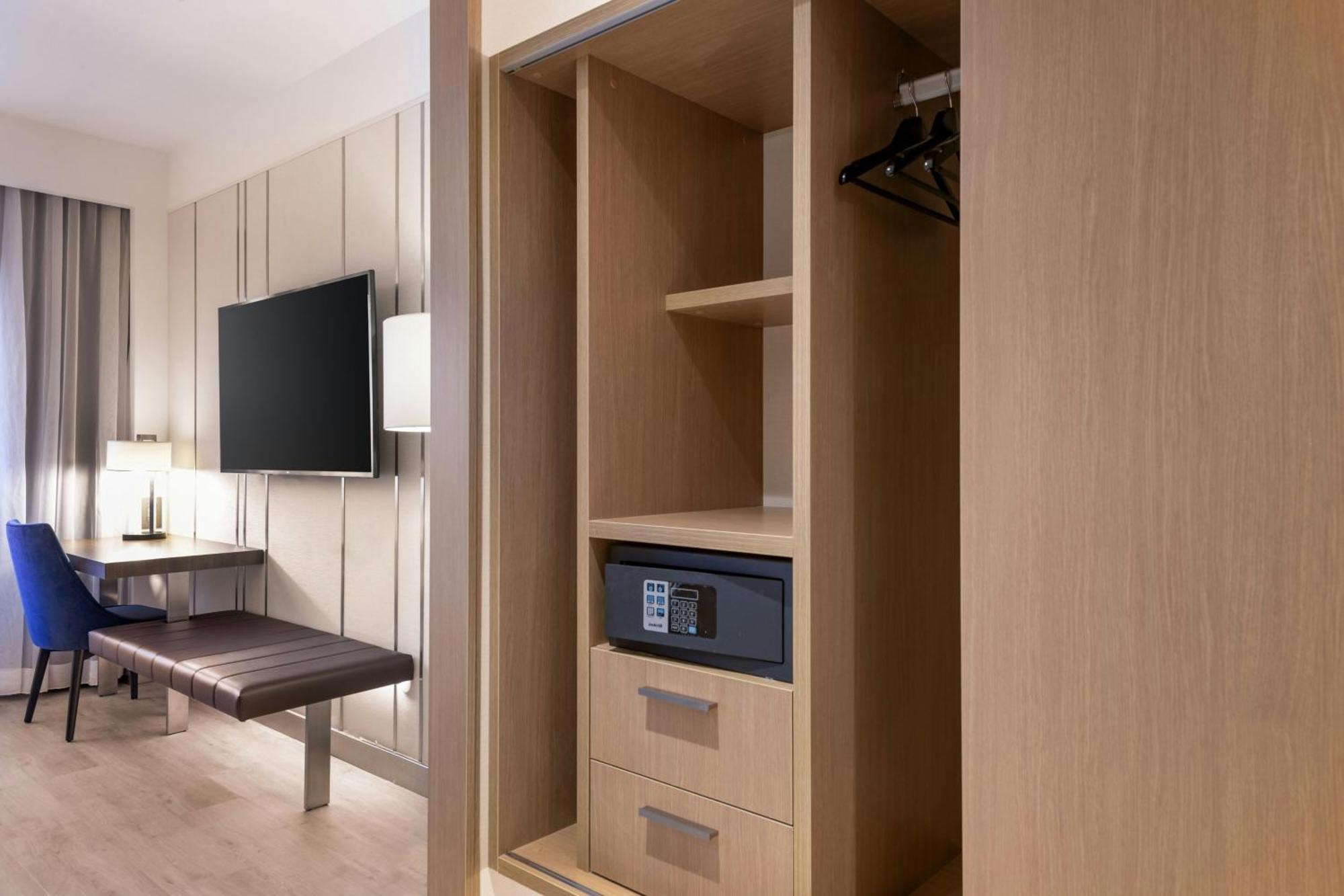 Ac Hotel By Marriott Saint-Julien-En-Genevois Ngoại thất bức ảnh